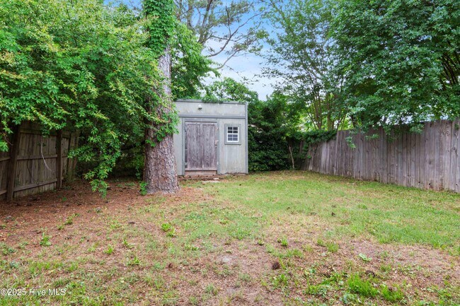 Building Photo - 134 Village Ct