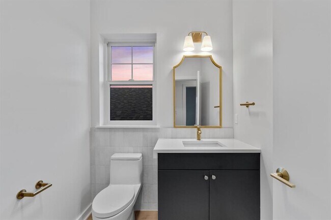 Building Photo - 525 AVENUE E