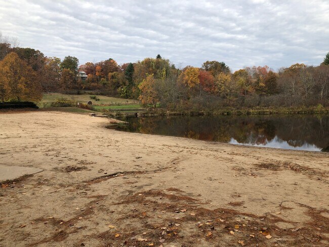 Building Photo - 42 Fisher Hill Rd