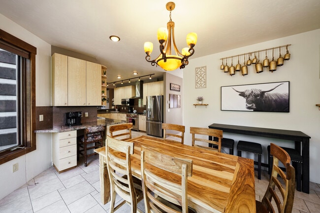 Building Photo - 35021 US-6