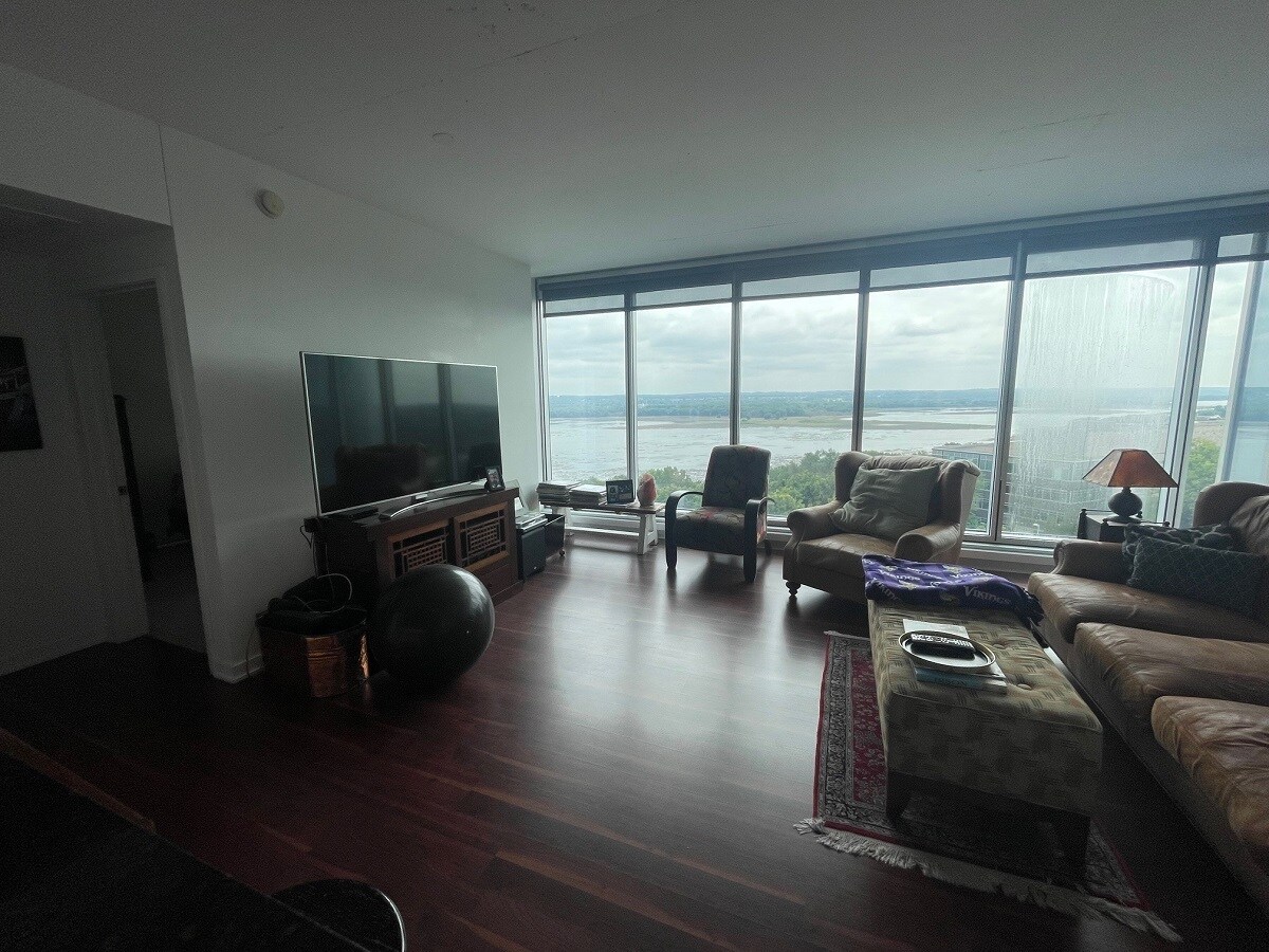 Building Photo - 8151 33rd Ave S