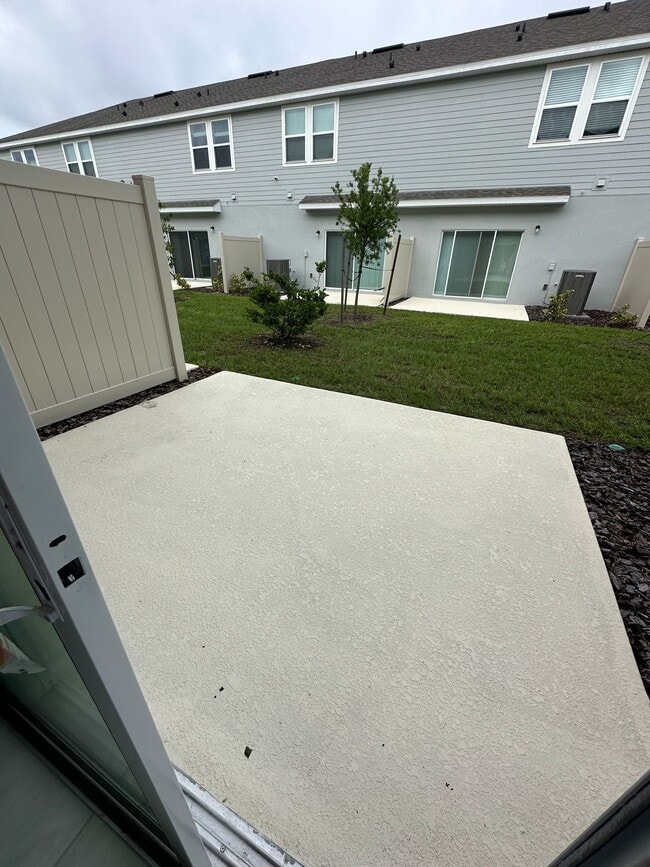 Building Photo - 2918 Canary Ave