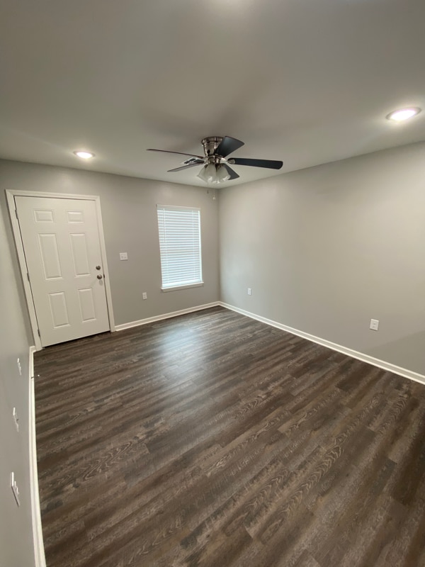 Building Photo - 136 Duplantis St