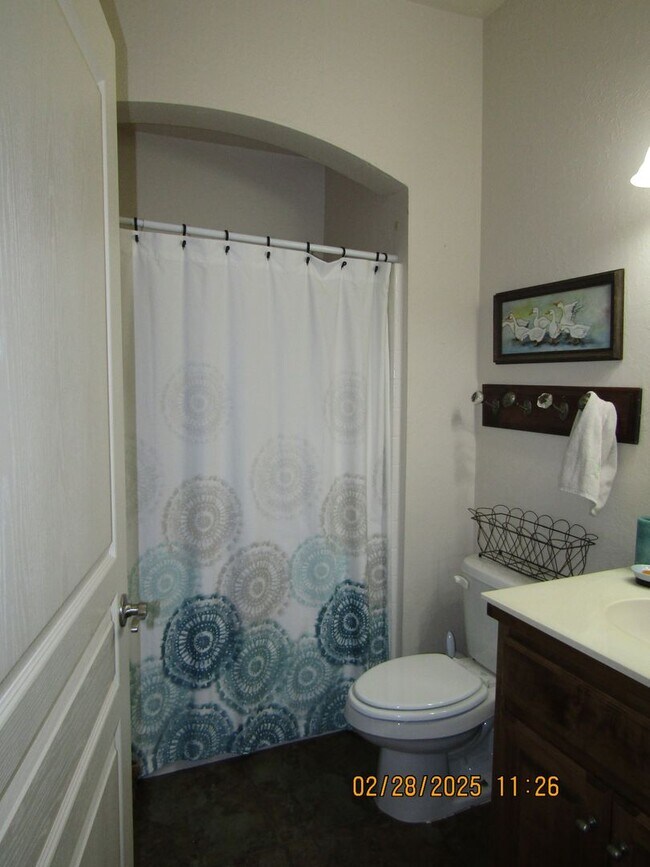 Building Photo - Fantastic Condo located close to Ft. Sill, Shopping and Restaurants Handicap Accessible! No Pet H...