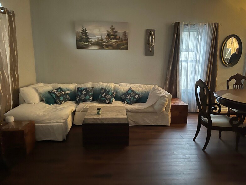 Building Photo - 1555 Harrier Dr