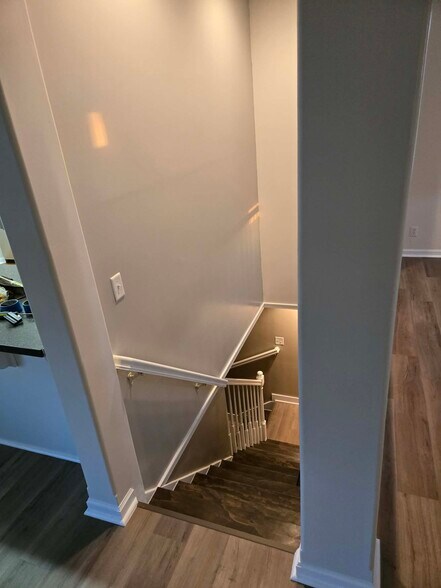 Building Photo - 9513 S 26th Ave