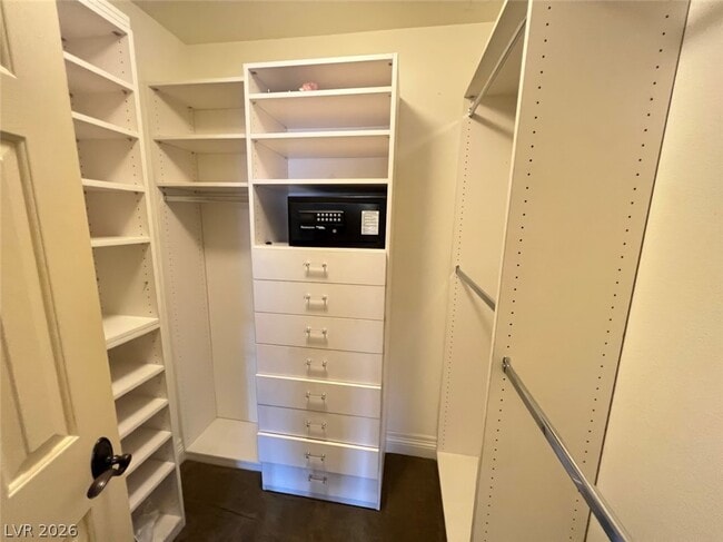 Building Photo - 415 Roman Tree Ct