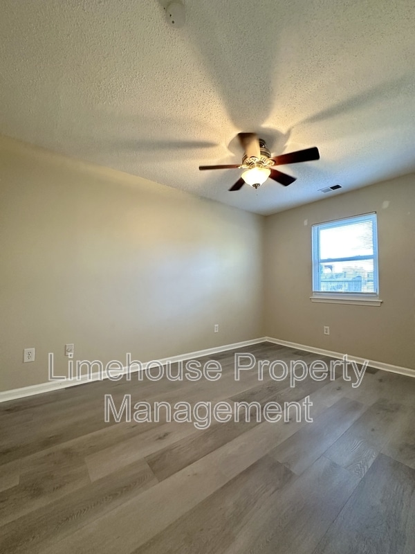 Building Photo - 1273 Nesbitt Dr