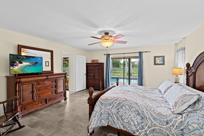 Building Photo - 1707 Primrose Ln