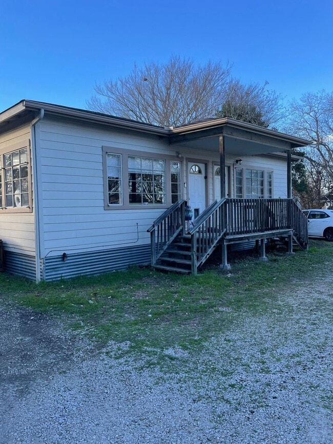 Building Photo - P7-108 Austin St, Kyle TX 78640
