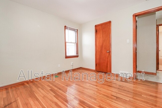 Building Photo - 6207 Gerald Ave