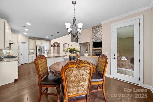 Building Photo - 1190 Arges River Dr