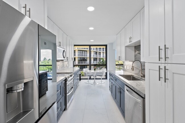 Building Photo - 3390 S Ocean Blvd