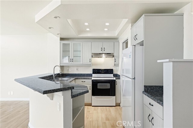 Building Photo - 51 Greenmoor
