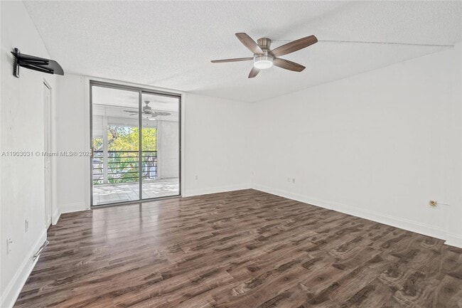 Building Photo - 20291 NE 30th Ave