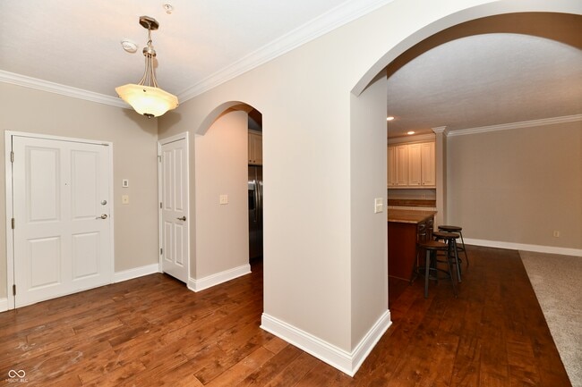 Building Photo - 8555 One W Dr