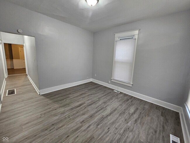 Building Photo - 224 Iowa St