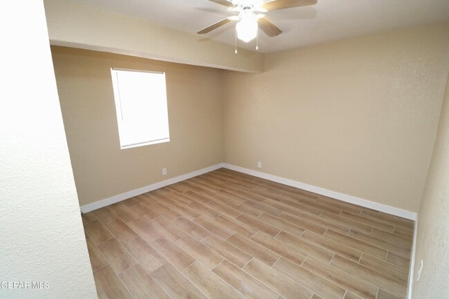 Building Photo - 536 Bataan Cir