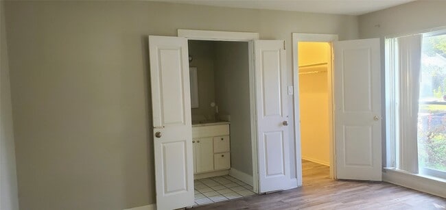 Building Photo - 15414 W Hampton Cir