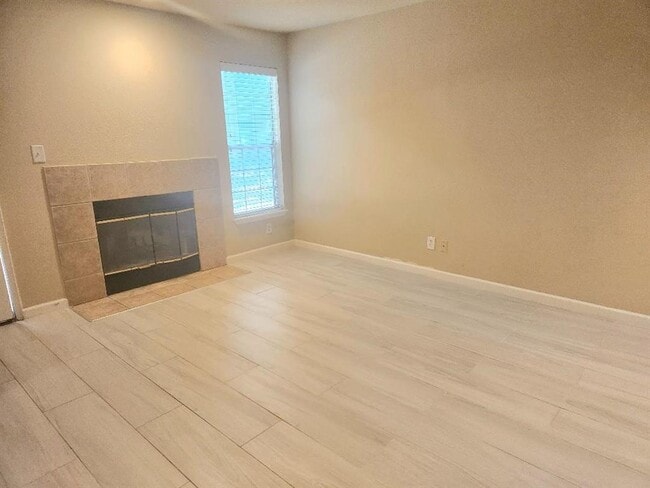 Building Photo - 7685 Northcross Dr