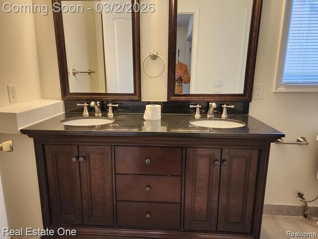 Building Photo - 492 Buttercup Dr