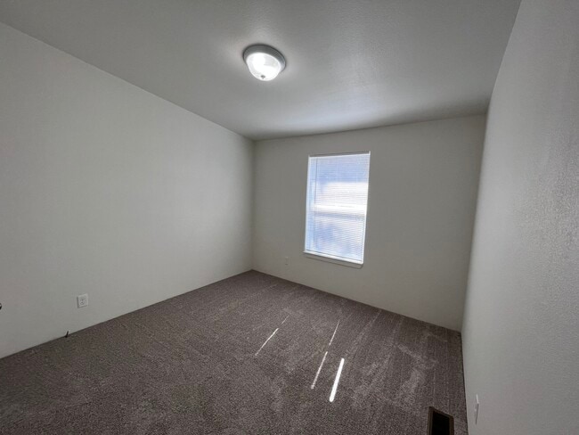 Building Photo - 805 Rose St