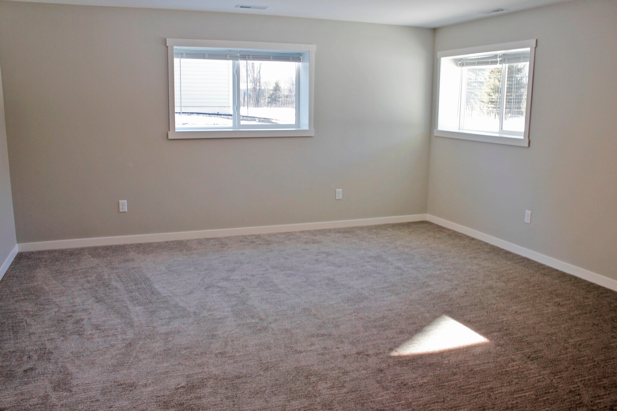 Building Photo - 209 Dogwood Ave