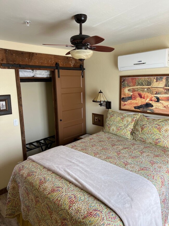 Building Photo - Golden Nugget Apartment