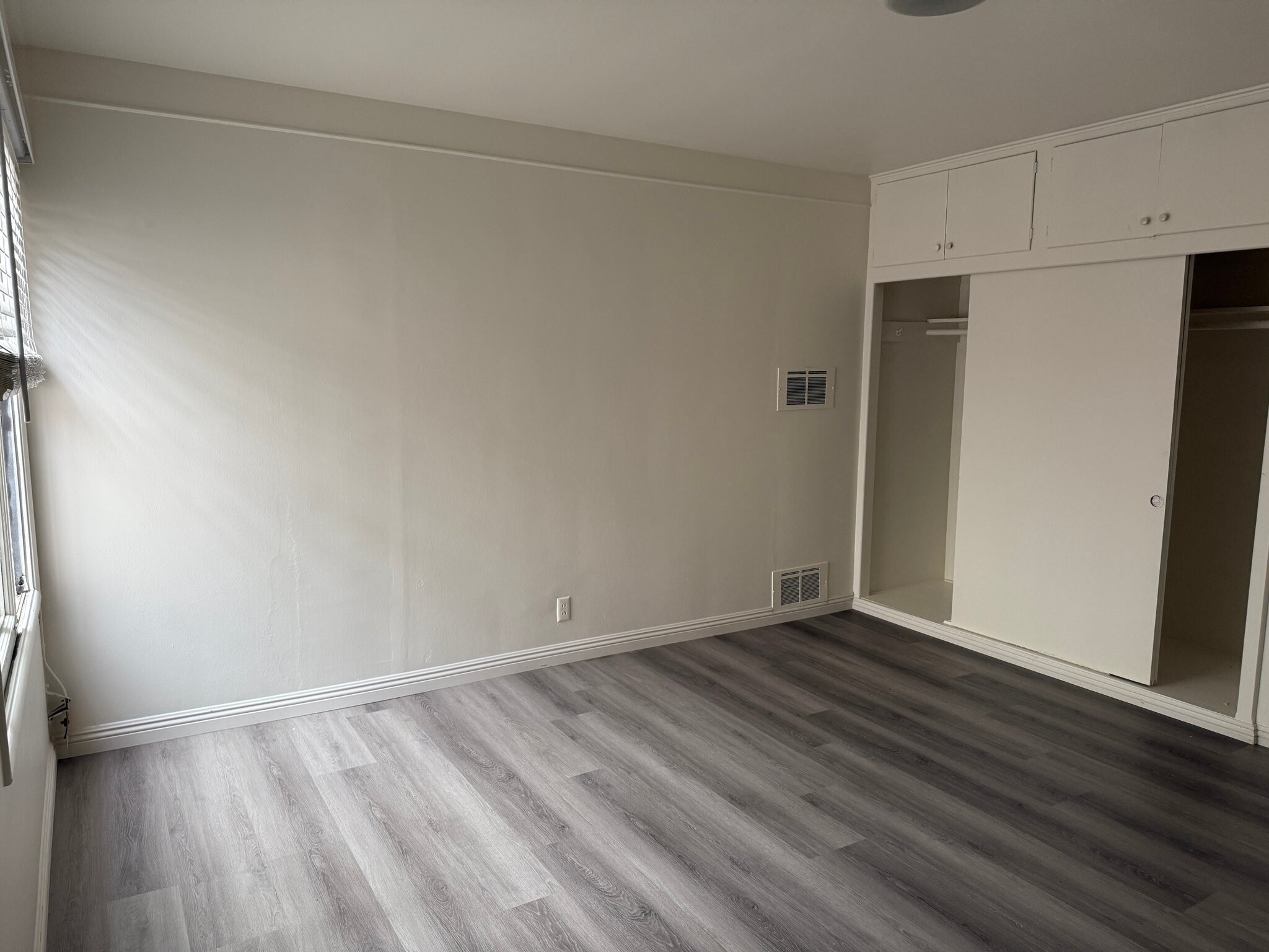 Building Photo - 3646 Vinton Ave