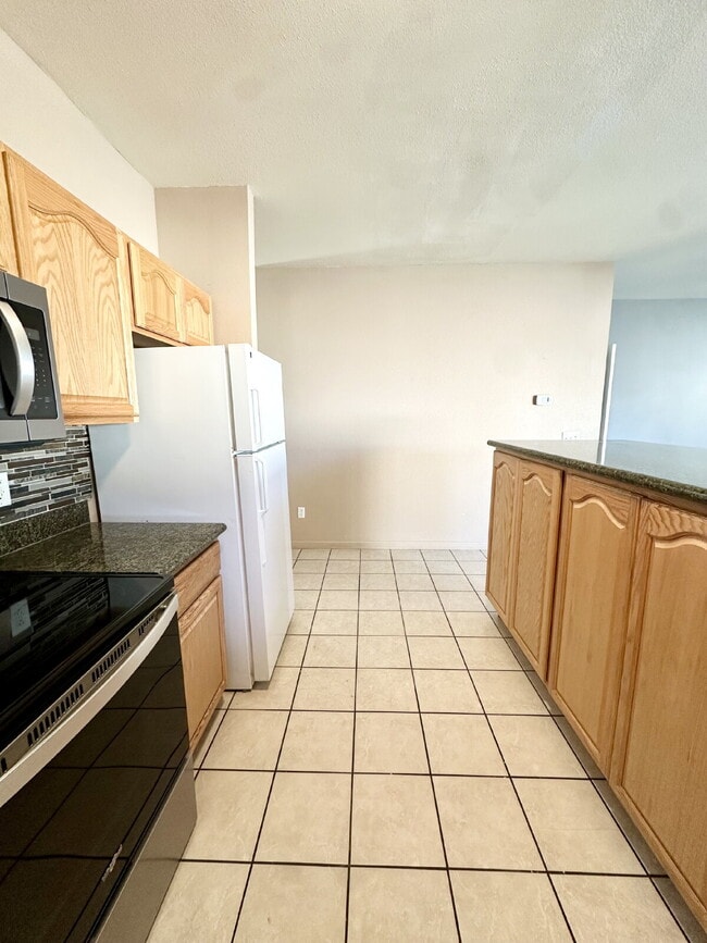 Building Photo - Charming Townhouse for Rent in Cheyenne, WY