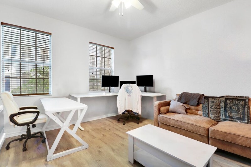 Building Photo - 107 Pond Apple Ln