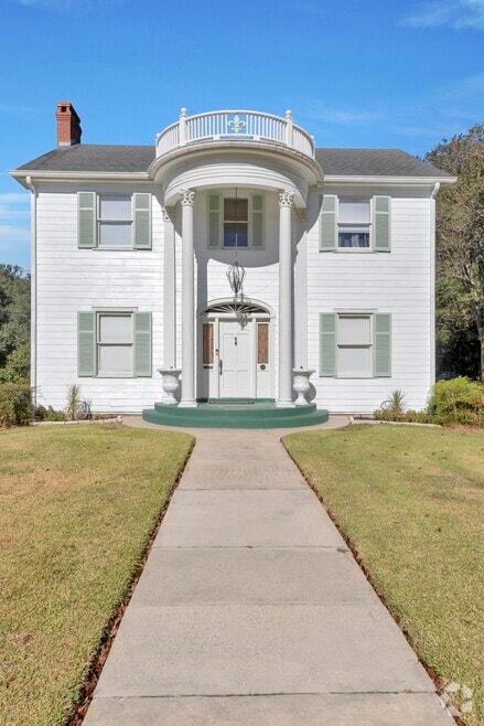 Building Photo - 228 Amelia St