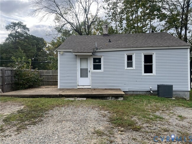 Building Photo - 2403 Oaklawn Blvd