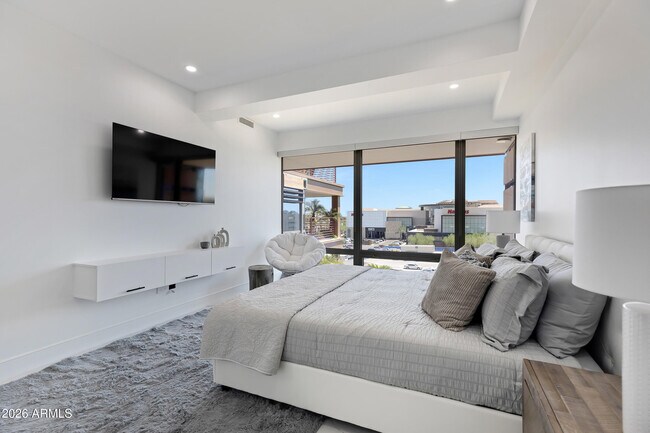 Building Photo - 7157 E Rancho Vista Dr