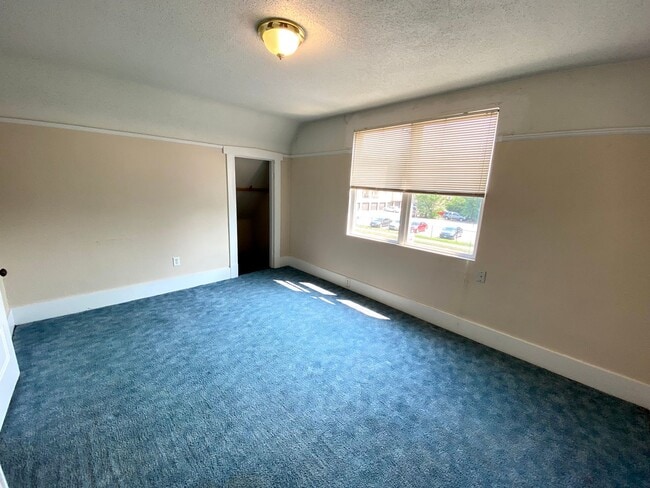 Building Photo - 3 bed/3bath home near NDSU