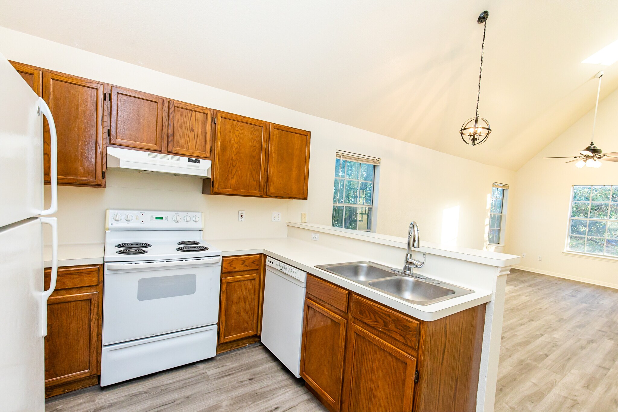 Kitchen - 3001 Whisper Oaks Ln