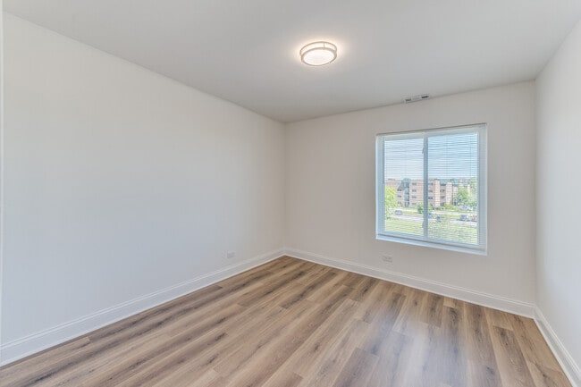 Building Photo - 900 Perrie Dr