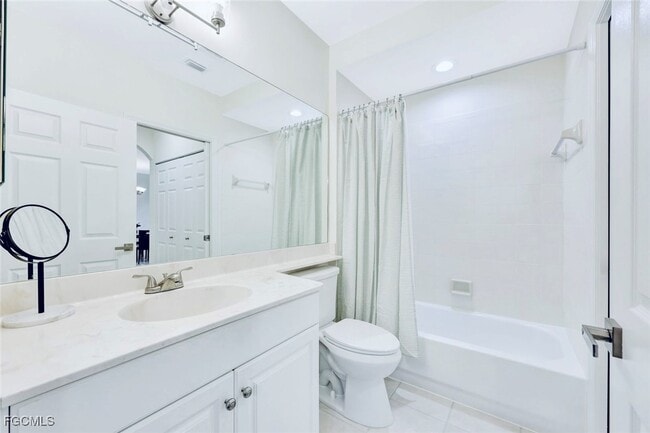 Building Photo - 6245 Wilshire Pines Cir