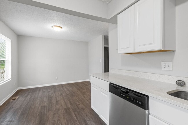 Building Photo - Summer Special! Spacious 3BR Townhome with New Upgrades + $250 Off First Month’s Rent