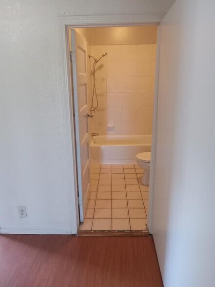 Building Photo - 4720 S Normandie Ave