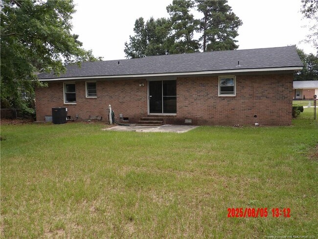 Building Photo - 1920 Aspen Cir