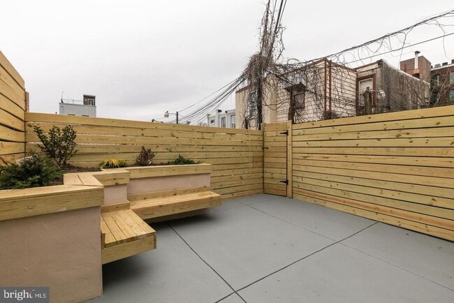 Building Photo - 2571 Trenton Ave