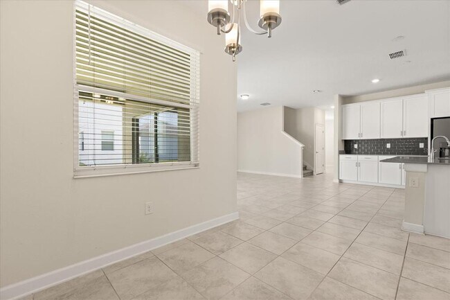 Building Photo - 9131 Cut Shot Dr