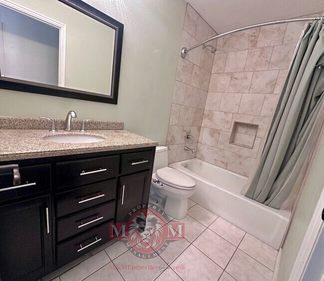 Building Photo - 4 Bed 3.5 Bath Beautiful Home In Sandy