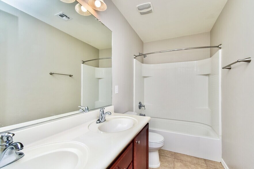 Building Photo - 6721 S May Fly Dr