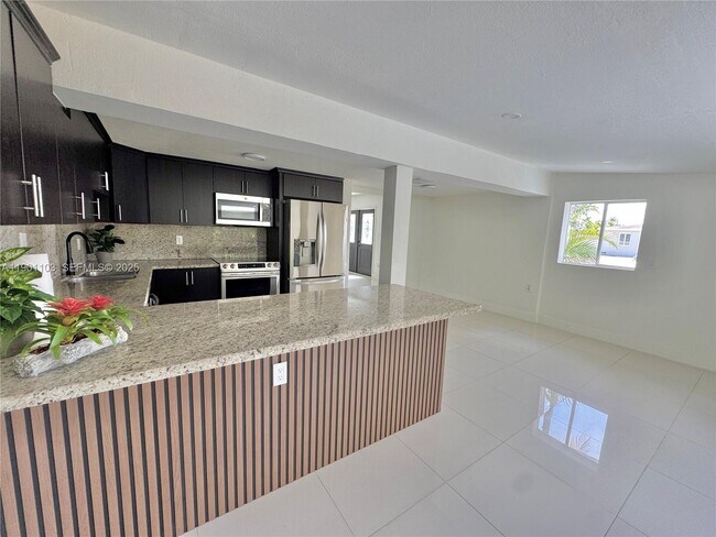 Building Photo - 5101 SW 112th Pl