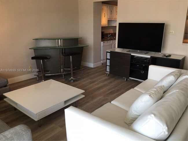 Building Photo - 1800 Collins Ave