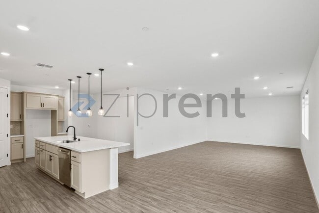 Building Photo - 3284 Oak Trl Dr