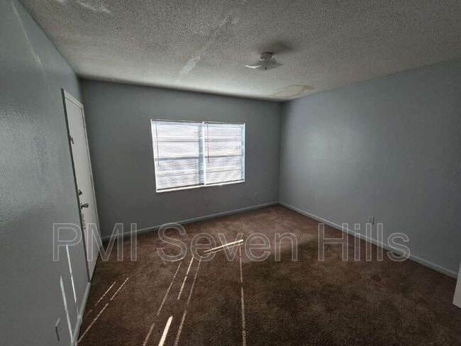 Building Photo - 2325 W Pensacola St