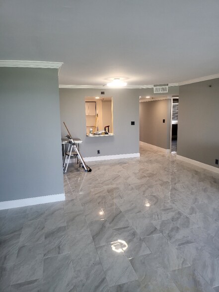 Building Photo - 3100 W Rolling Hills Cir